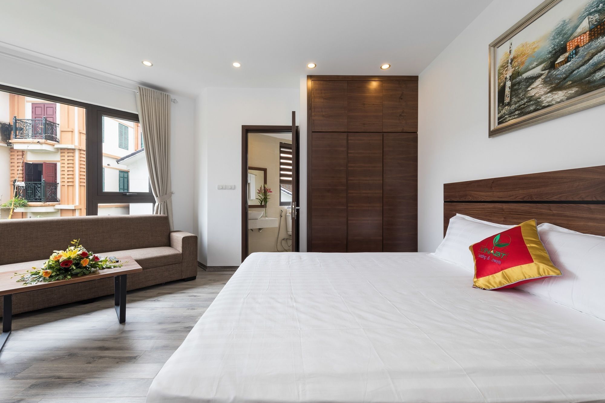 Hotel Granda West Lake Hanoi