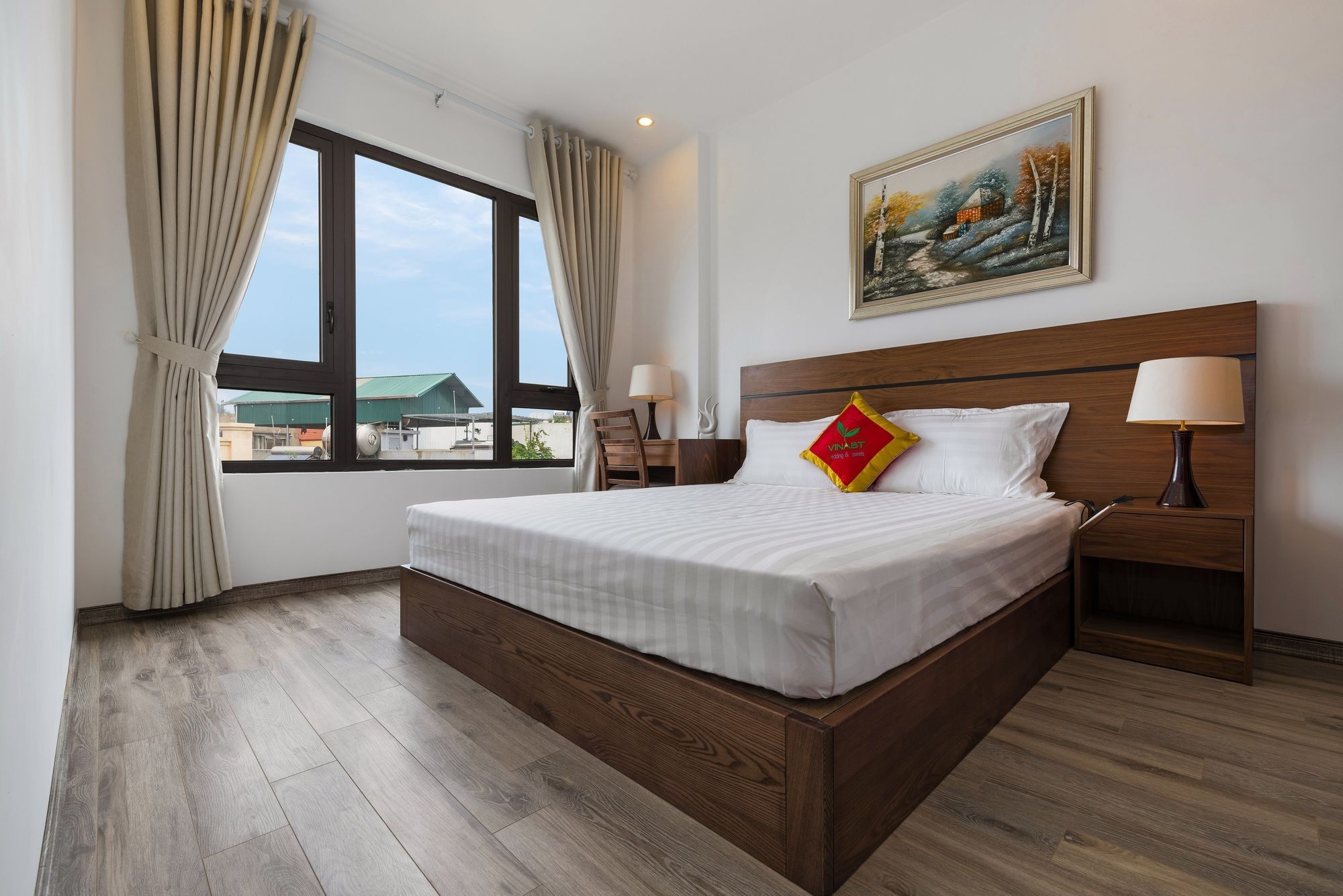 Granda West Lake Hotel 3*