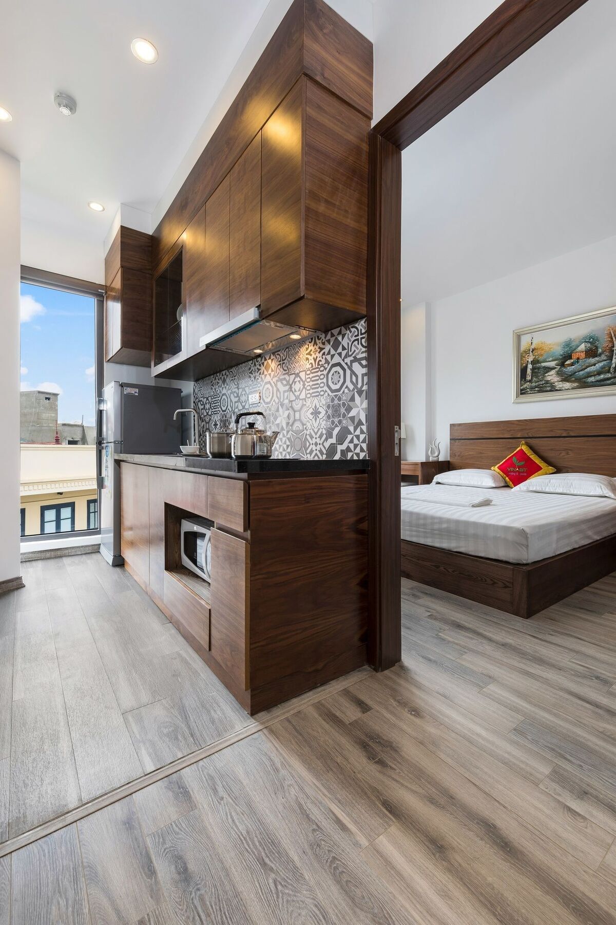 Granda West Lake Hotel 3*